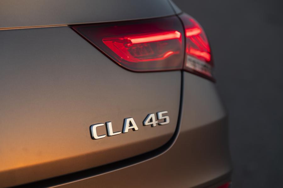Логотип Mercedes-AMG CLA45 4Matic+ (C118) 2019 года  (NA) (фото 30 из 73)